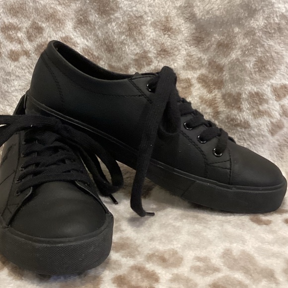 Polo Ralph Lauren Triple Black Lace-up Sneaker, Size 6 - Picture 5 of 14